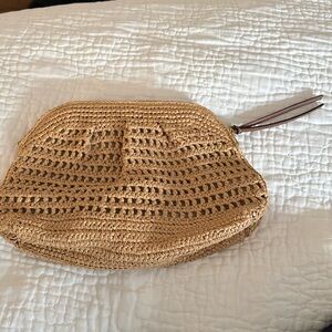 The cutest Mango beach clutch